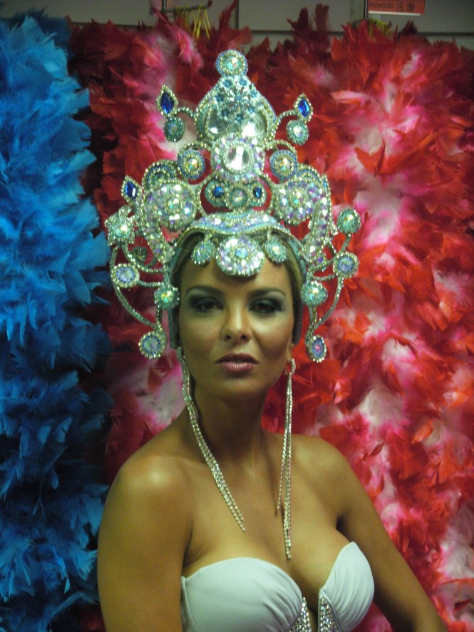 A apresentadora Mônica Gulin "Cabeças de Carnaval" .